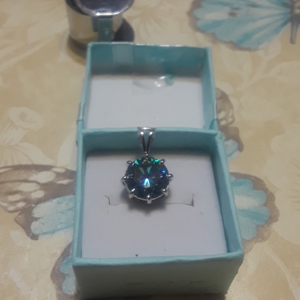 Real blue diamond pendant 5 carat . - Picture 2 of 4